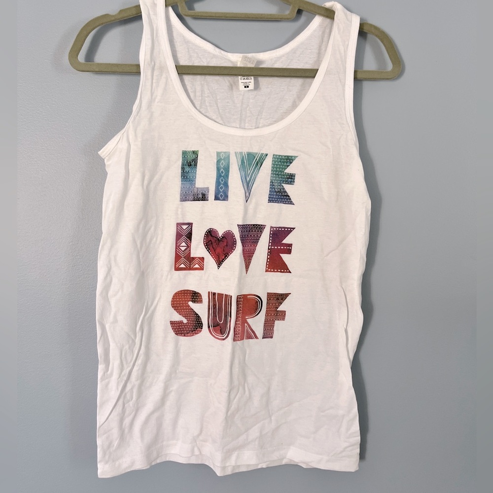 Women’s small Live Love Surf 🏄‍♀️ tank . New montage by Nalu Tribe